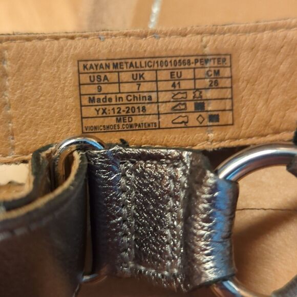 VIONIC Kayan Sandals Womens 9 Silver Metallic Strappy Orthotic Backstrap Comfort - Picture 7 of 7